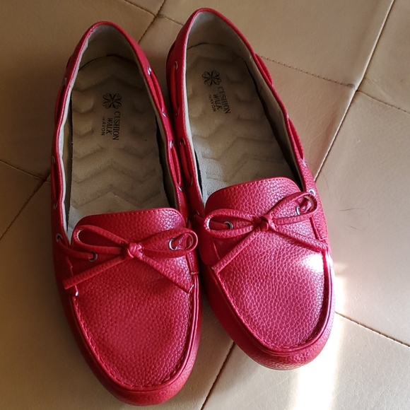 Avon Shoes - 👞 Cushion Walk by Avon